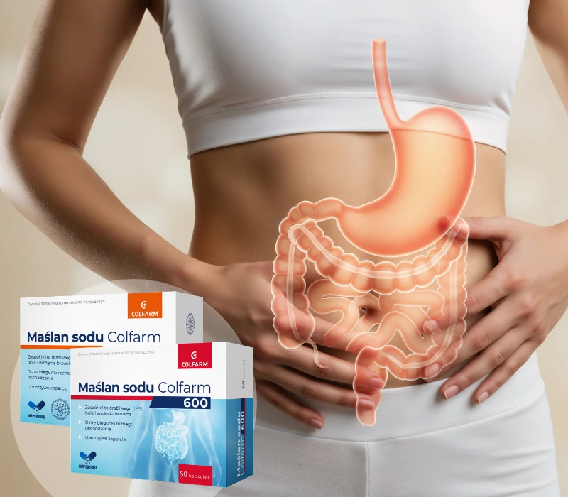 Osoba dotykająca swojego brzucha z nałożoną ilustracją układu pokarmowego i dwoma pudełkami suplementu Maślan sodu Colfarm na pierwszym planie.